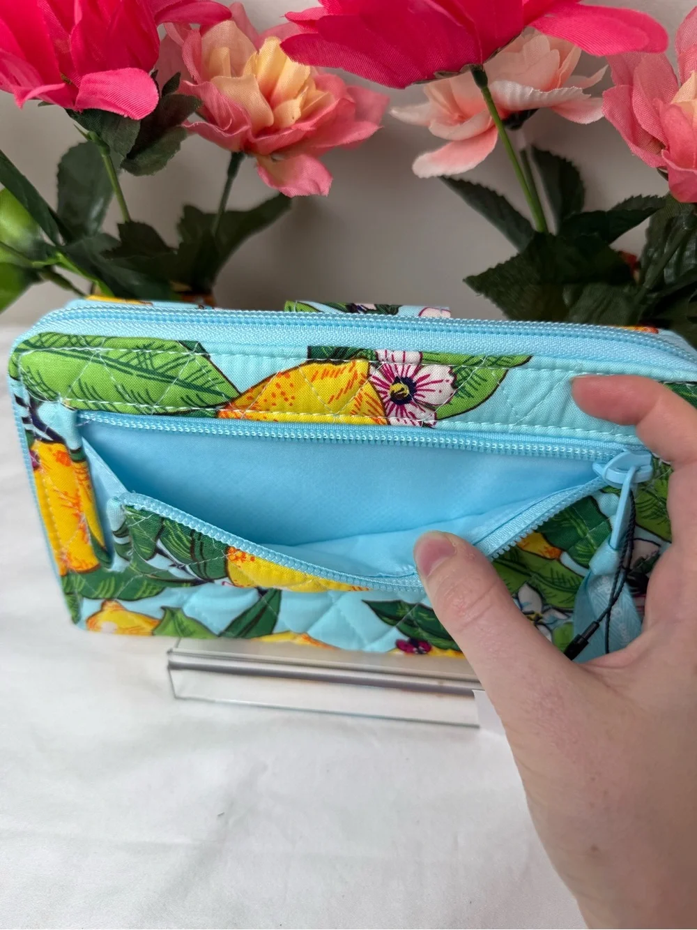 NWT Vera Bradley Lemon Grove RFID Turn Lock Wallet Retired Pattern LAST ONE! - Picture 5 of 9